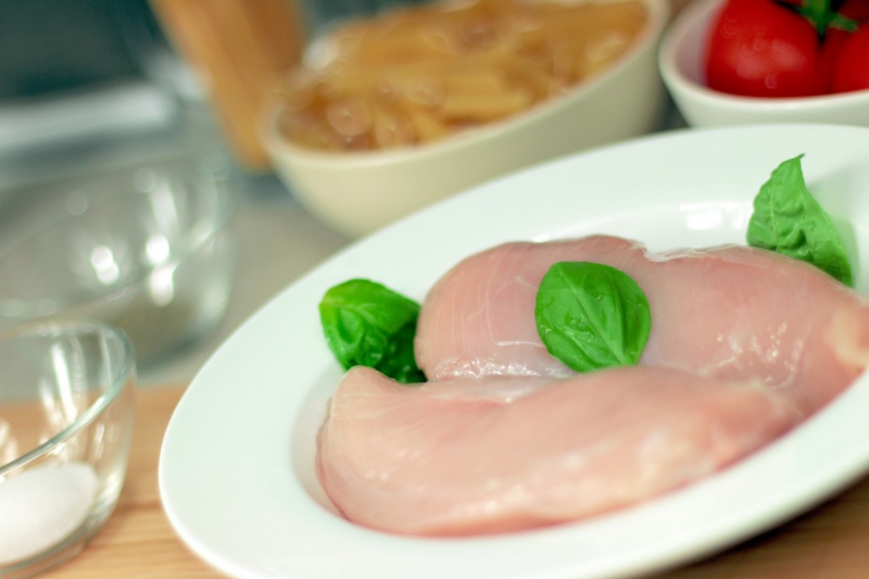 boucherie-BELGENTIER-min_turkey_hen_meat_raw_pink_chicken_ingredient_cooking_uncooked-1087266